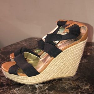 Versona Wedges